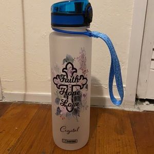 64 Hydro Water Bottle - New